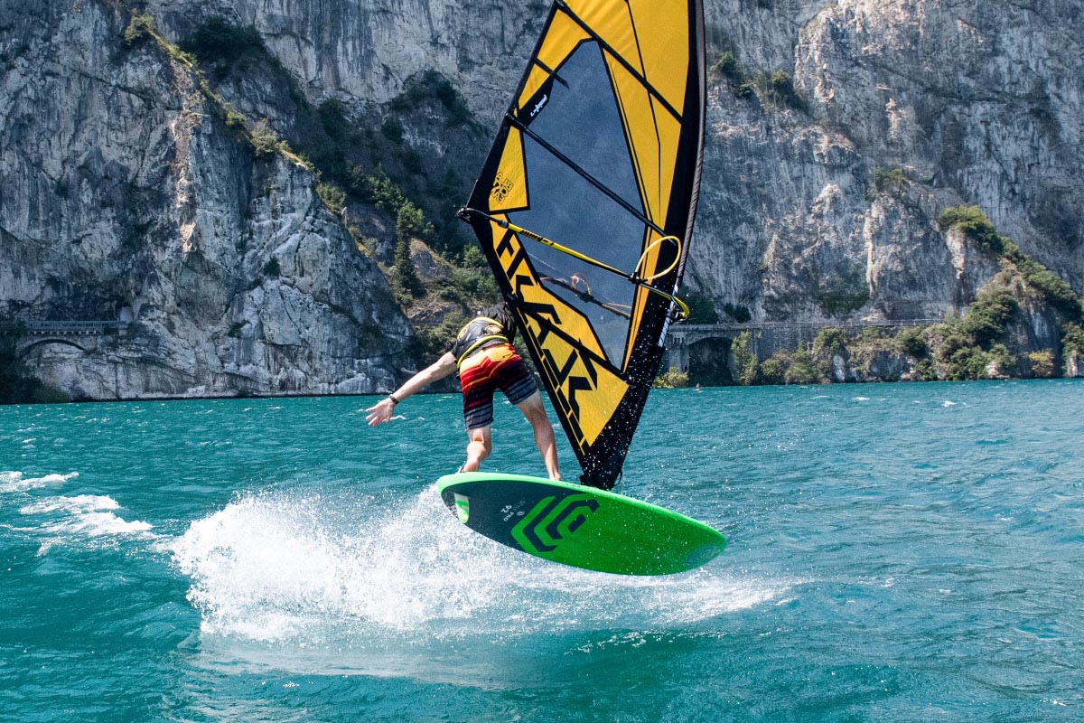 slash windsurfing karlin freestyle plachta point7 volcano